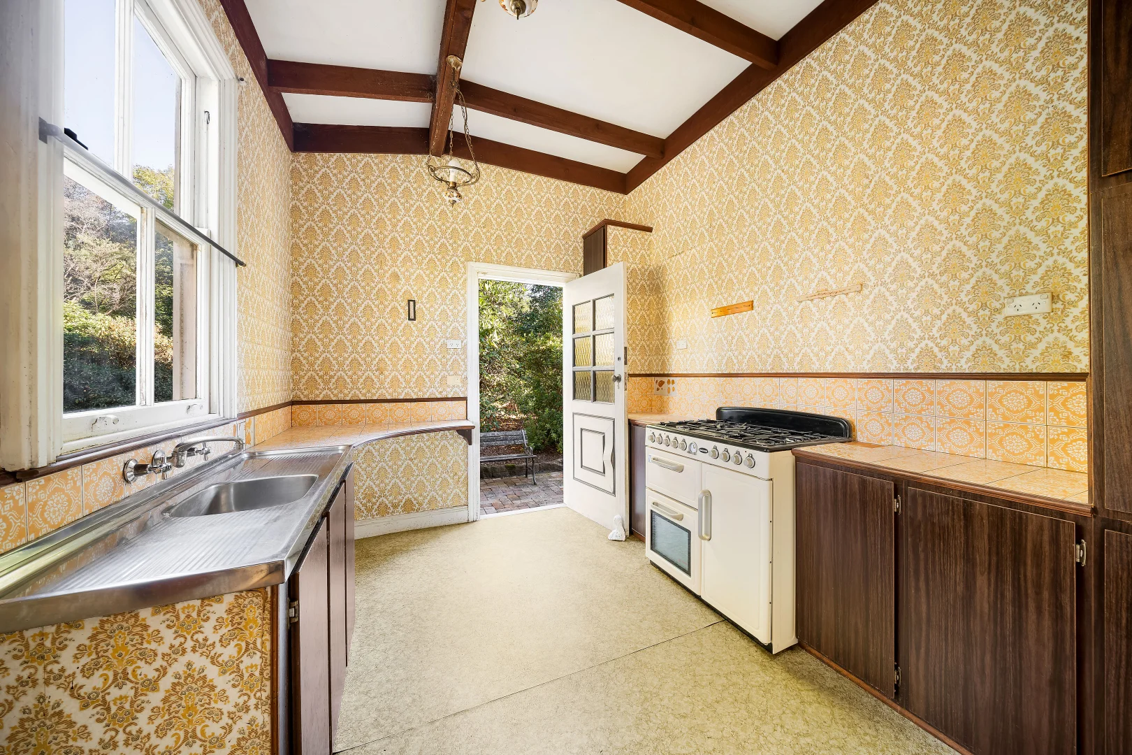 Additional image 8 of 68 Fletcher Street, Wentworth Falls NSW 2782