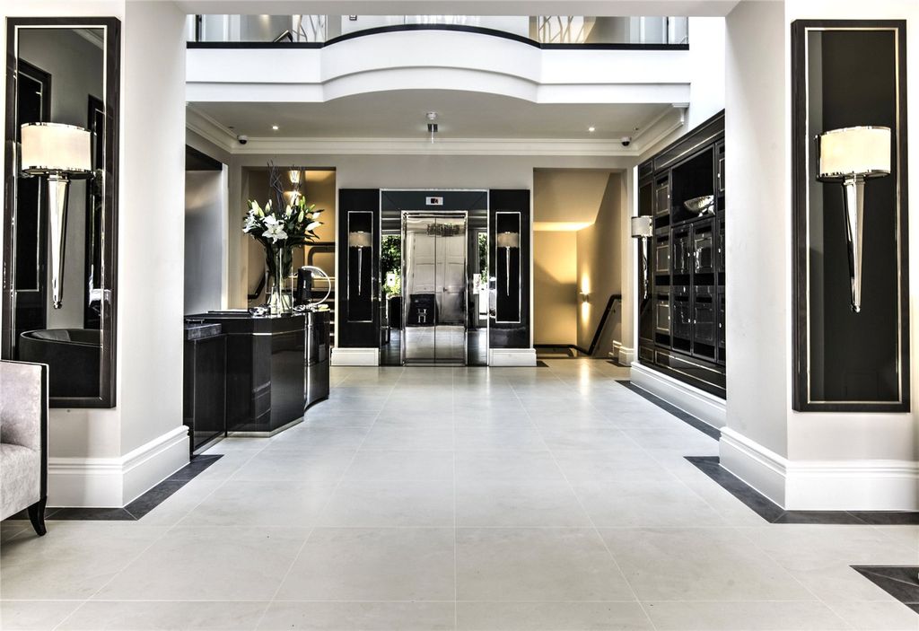 Additional image 2 of 3 bed flat to rentThe Ridge, Ridgemount Road, Sunningdale, Berkshire SL5