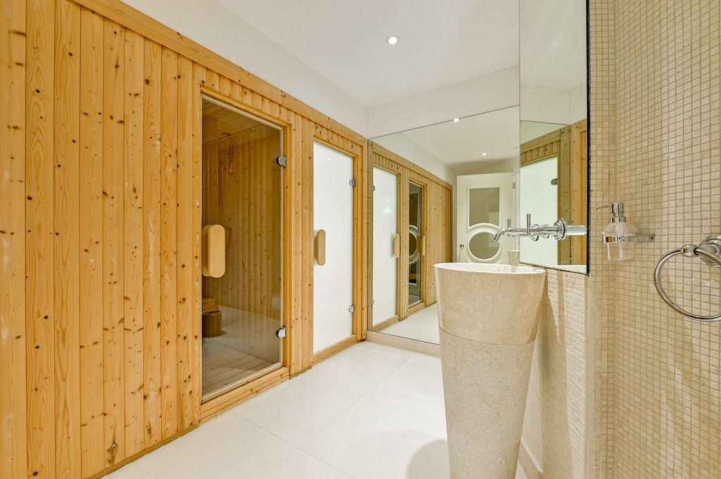 Additional image 36 of 7 bed villa to rentHeathfield Road, Burnham, Slough SL1