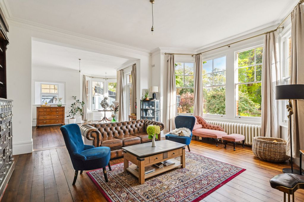 Additional image 2 of 6 bed detached house to rentBridge Road, East Molesey KT8
