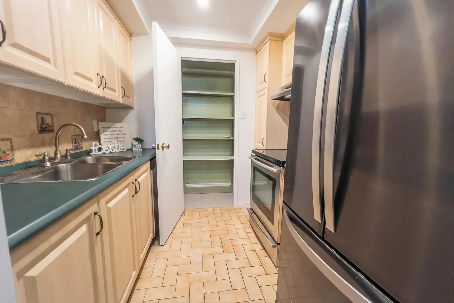 555 Brittany Drive 1008 photo 3