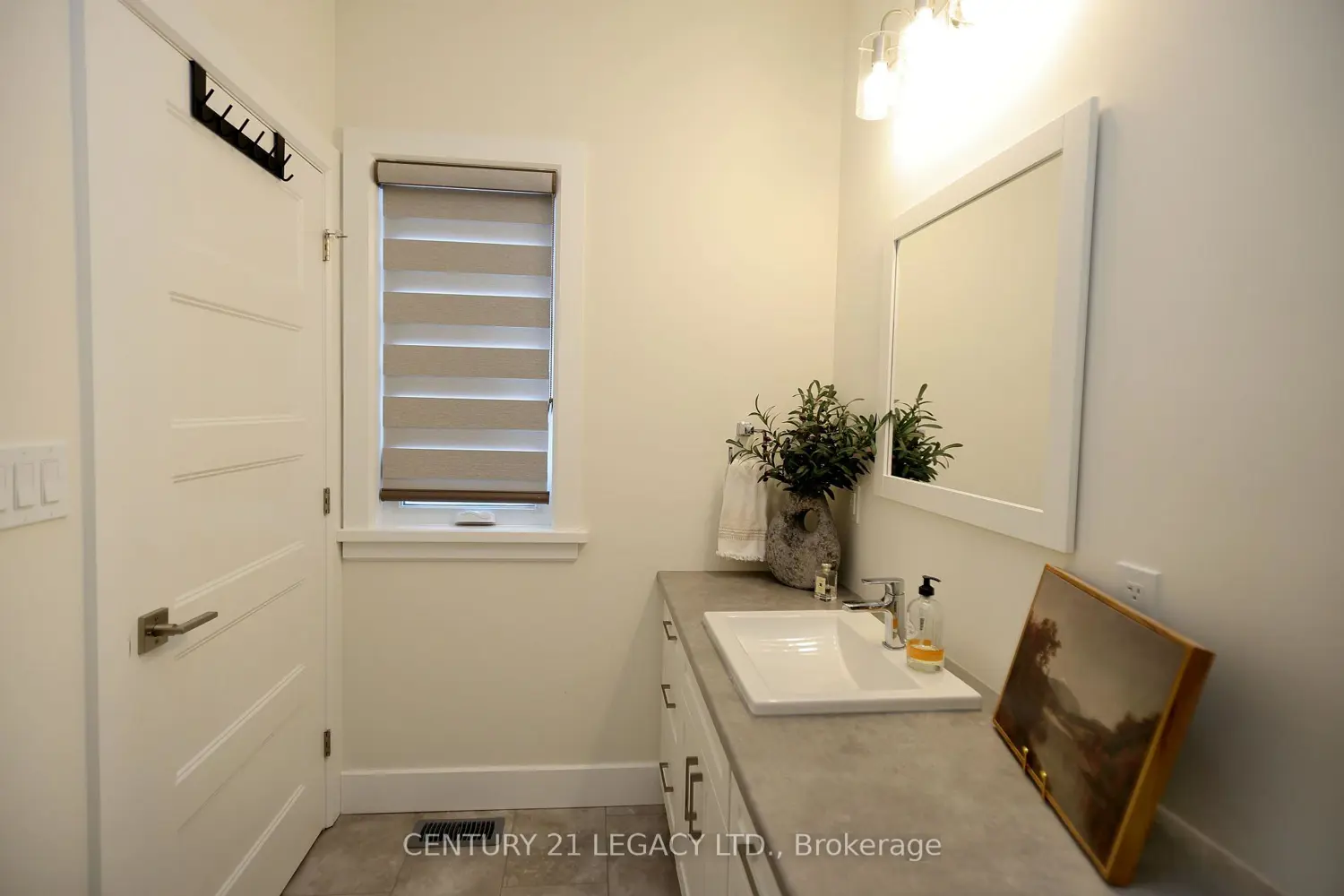 Additional image 7 of 675 Winchester Avenue