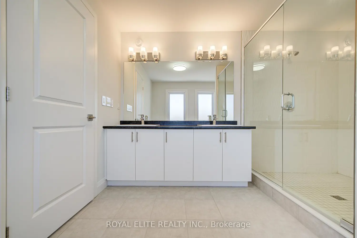 Additional image 11 of 13 Lilly's Court