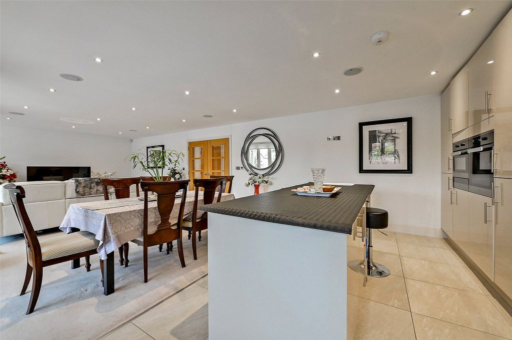 Additional image 5 of 3 bed flat to rentEton Thameside, 15 Brocas Street, Eton, Windsor SL4