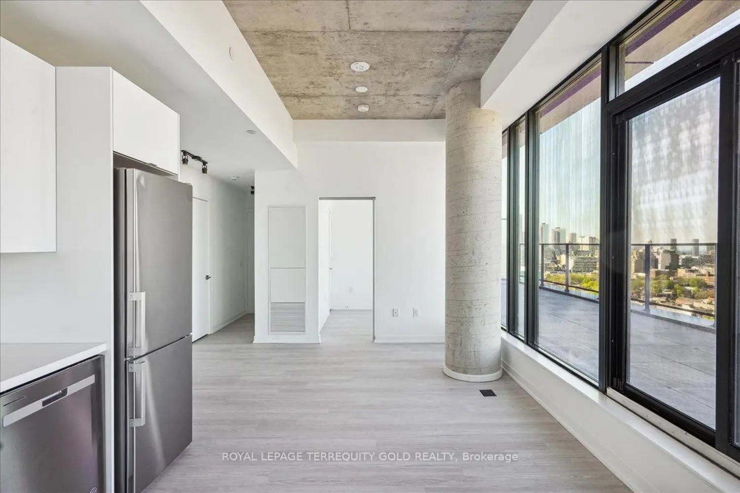 Additional image 6 of 195 Mccaul Street 2003