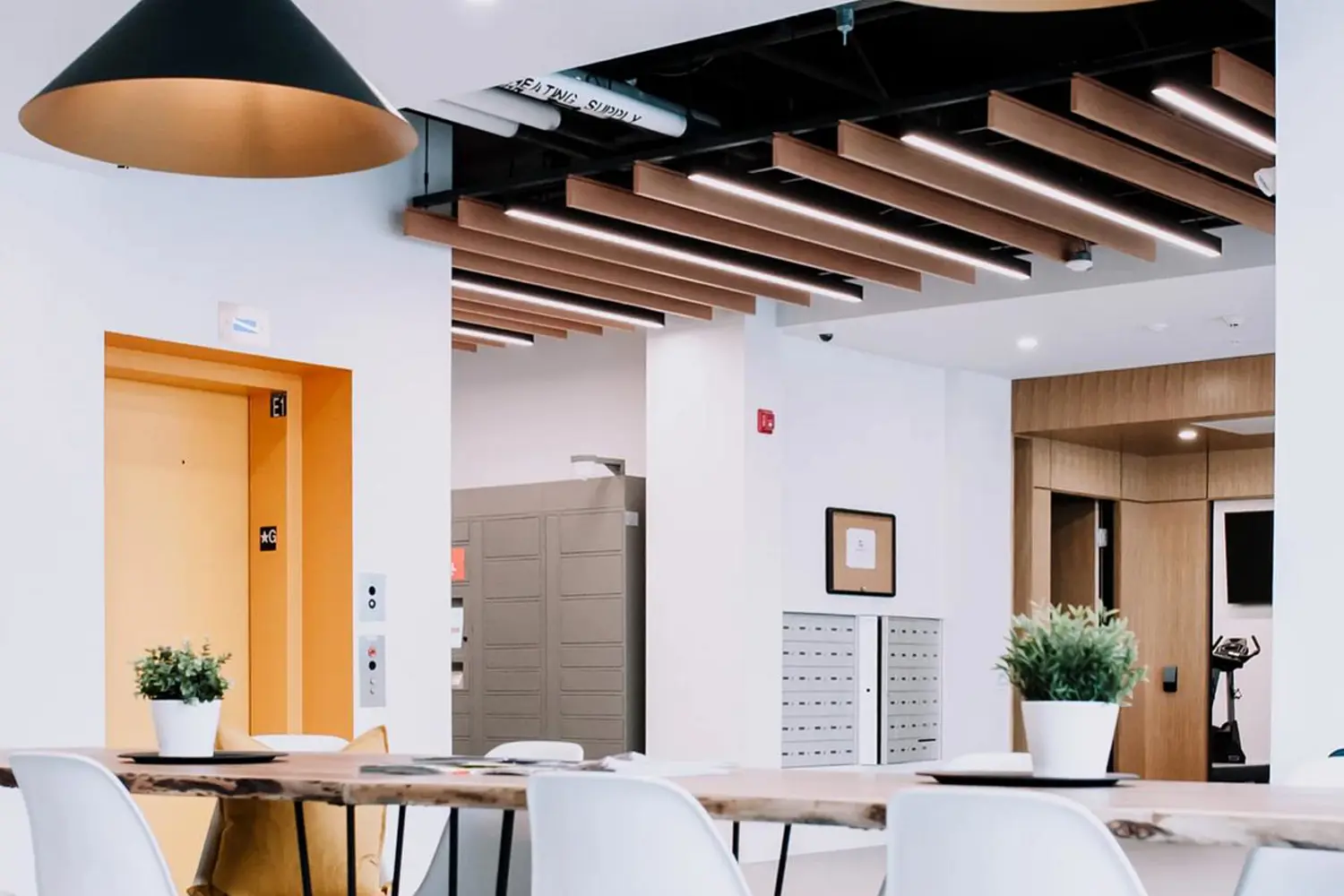 Additional image 9 of 1800 Simcoe Street 208