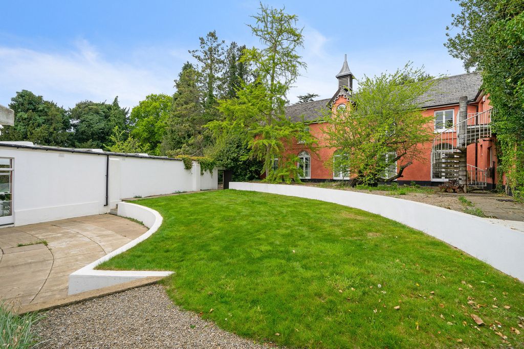 Additional image 35 of 6 bed country house to rentSt. Anns Hill Road, Chertsey KT16