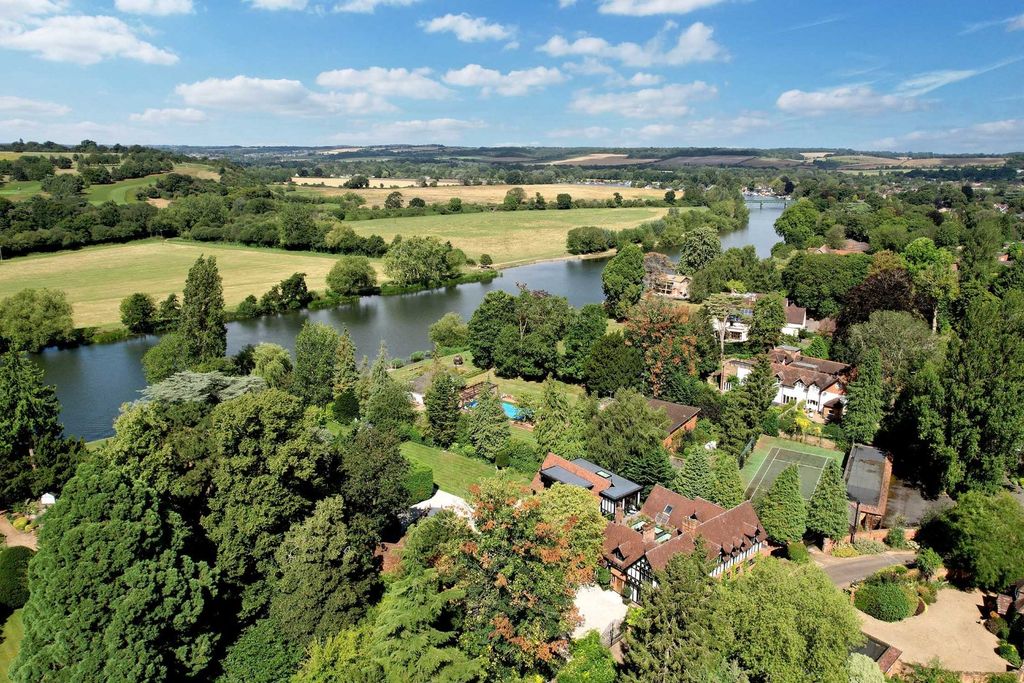 Additional image 16 of 7 bed detached house to rentRiversdale, Bourne End, Buckinghamshire SL8
