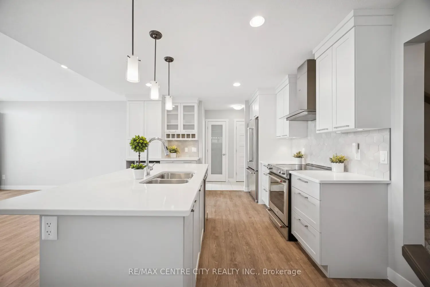 Additional image 2 of 24 Oakmont Street