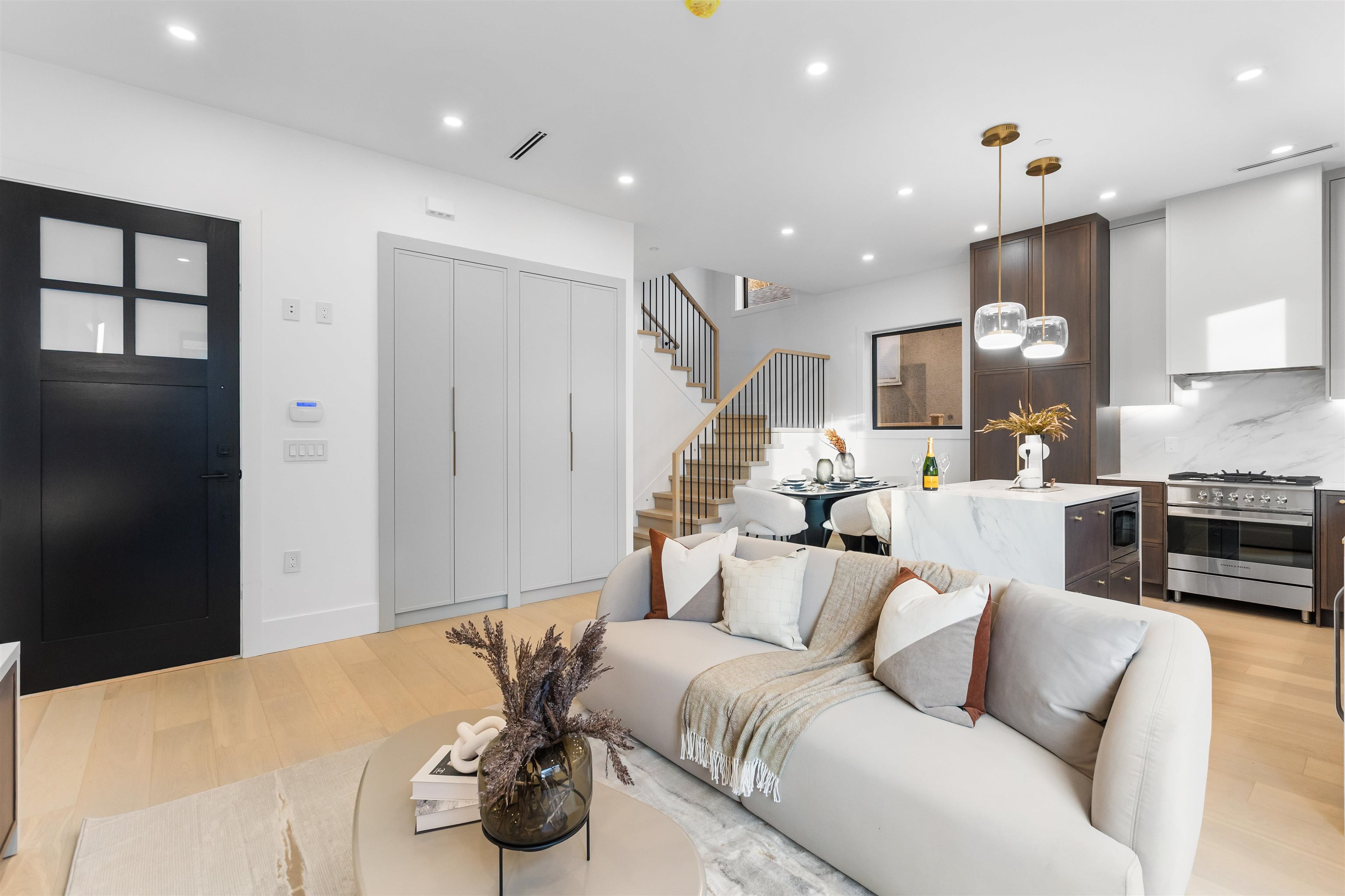 Additional image 2 of 2-546 46th Avenue E, Vancouver, BC, V5W 2A3