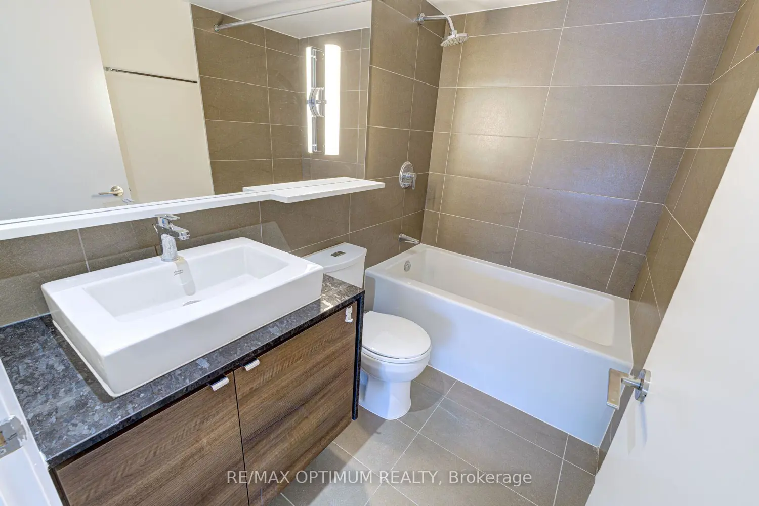 Additional image 8 of 121 Mcmahon Drive 1817
