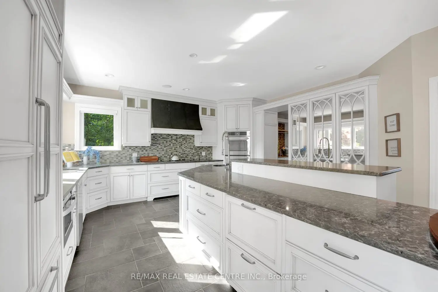 Additional image 8 of 11135 Menzies Court