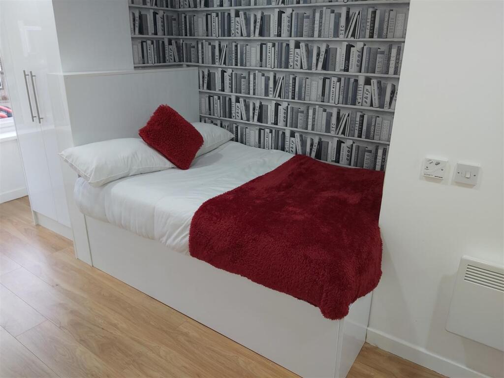 Tiverton Road photo 3