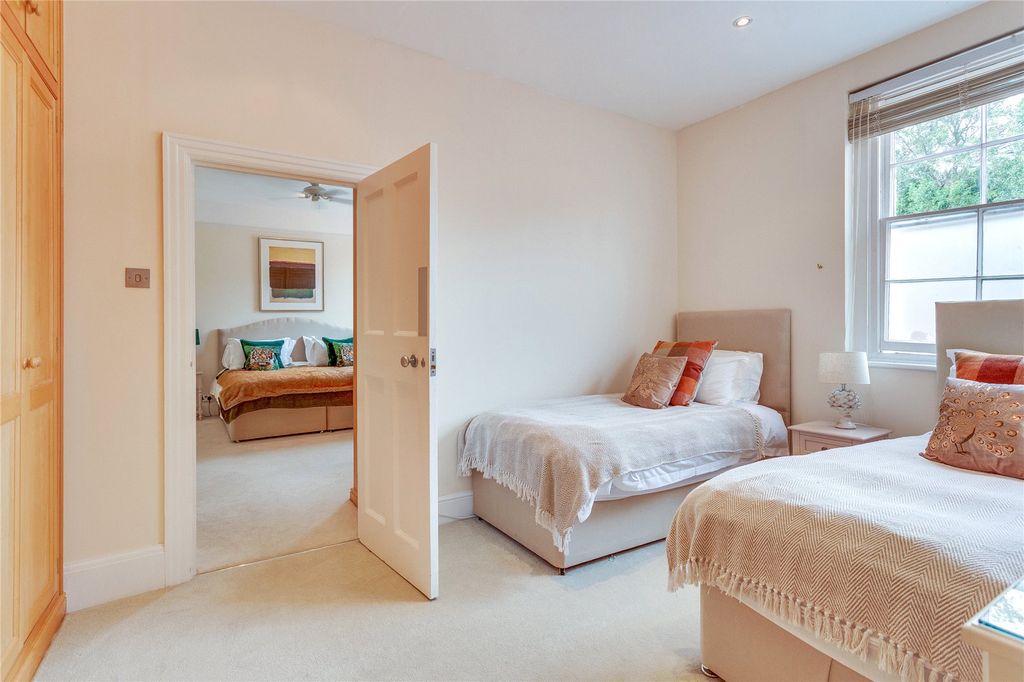 Additional image 9 of 4 bed flat to rentThameside, Henley-On-Thames, Oxfordshire RG9