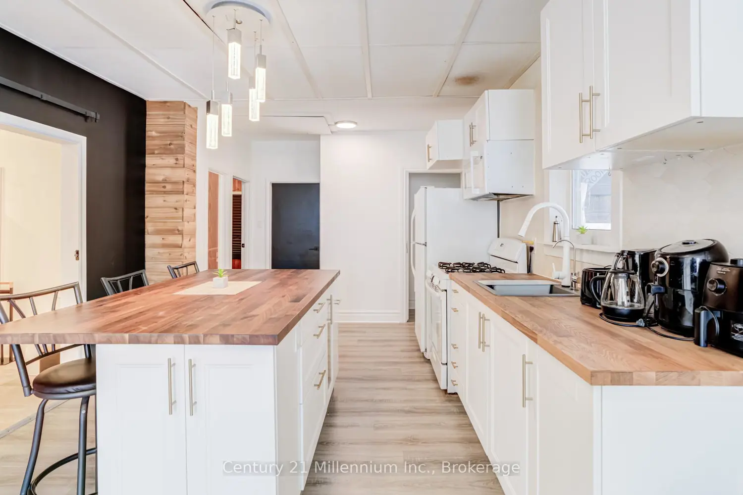 Additional image 11 of 303240 33 Side Road