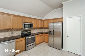 Additional image 5 of 1049 Castle Top Drive, Fort Worth, TX, 76052