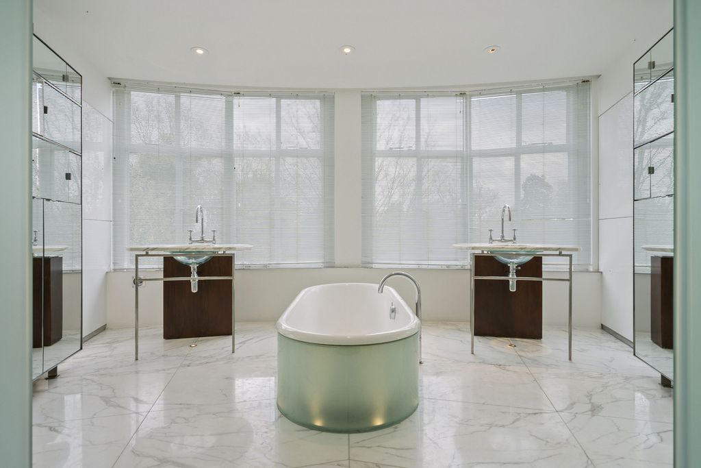 Additional image 23 of 6 bed country house to rentSt. Anns Hill Road, Chertsey KT16