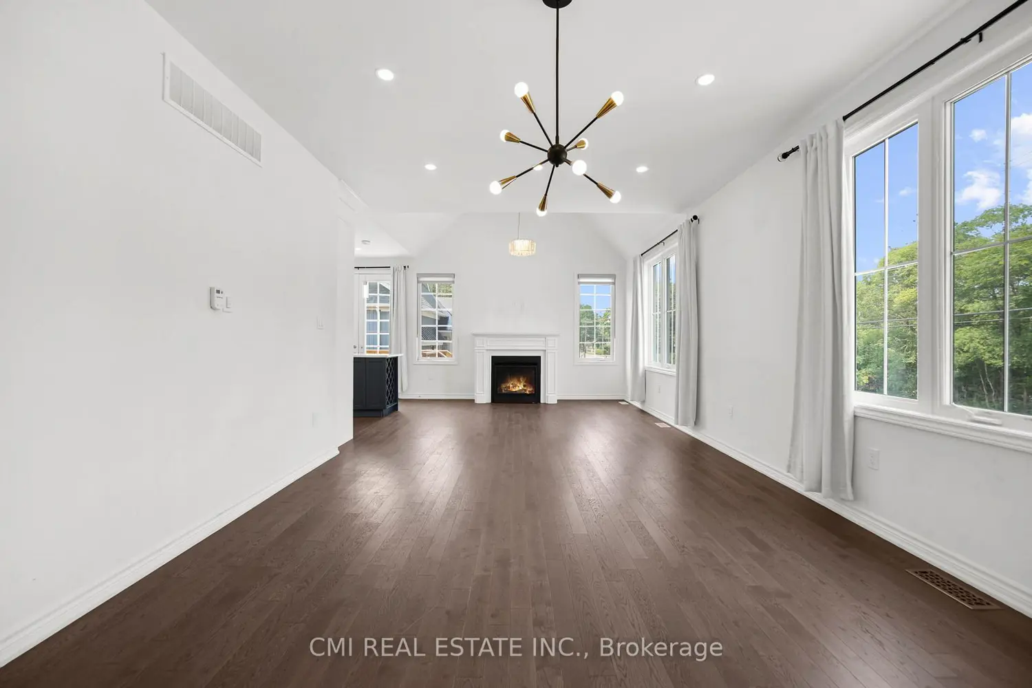 Additional image 8 of 3205 Mosley Street