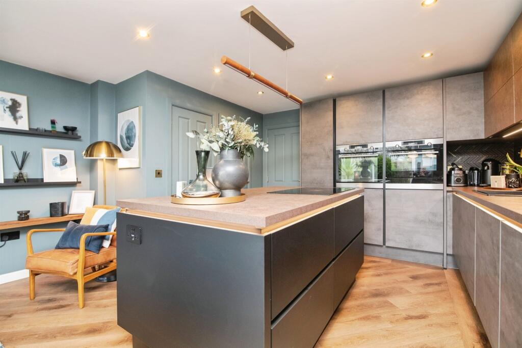 Additional image 11 of Horseshoe Crescent, Great Barr, Birmingham