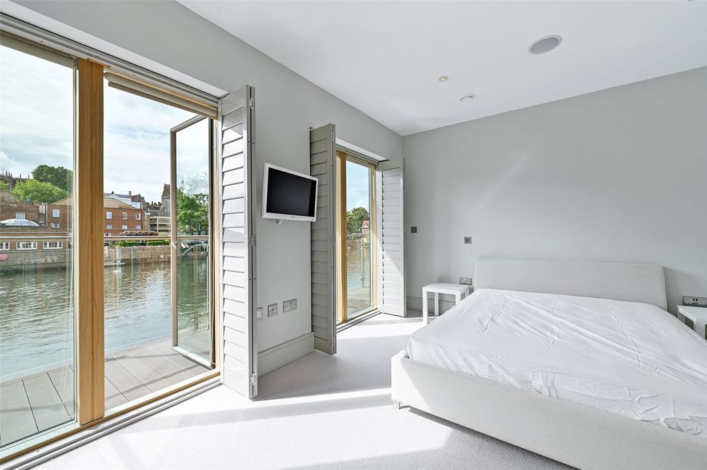 Additional image 6 of 3 bed flat to rentHigh Street, Eton, Windsor, Berkshire SL4