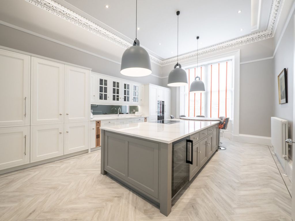 4 bed flat to rentBelgrave Crescent, Edinburgh EH4