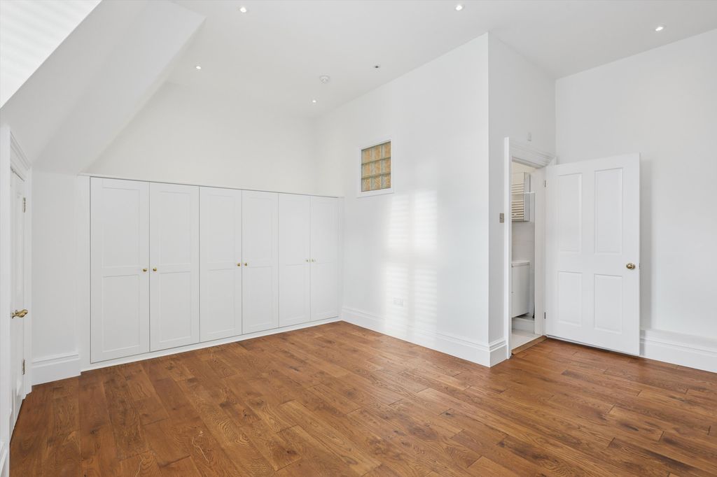 Additional image 16 of 3 bed flat to rentThe Mansion, Cobham Park, Cobham, Surrey KT11