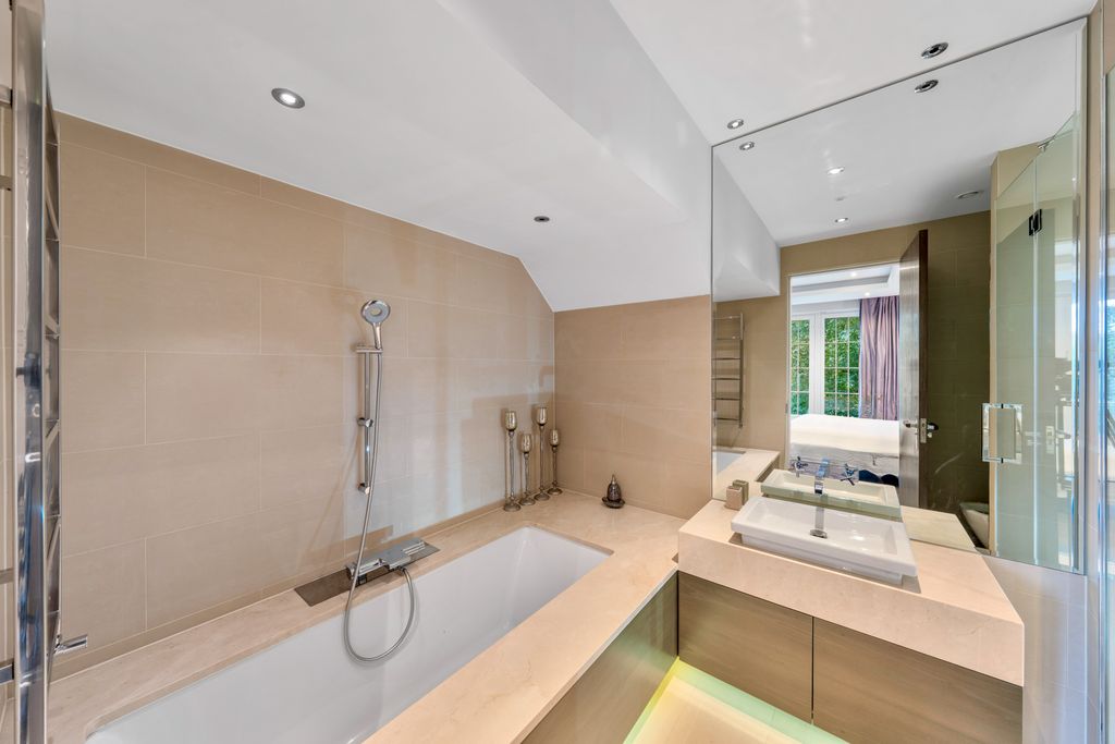 Additional image 16 of 6 bed detached house to rentLinden Road, Weybridge KT13