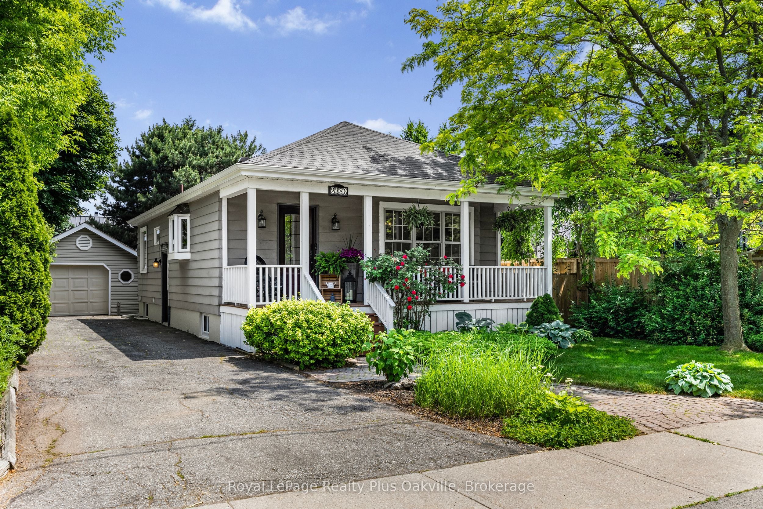 2386 Rebecca Street, Oakville, ON, L6L 2A9