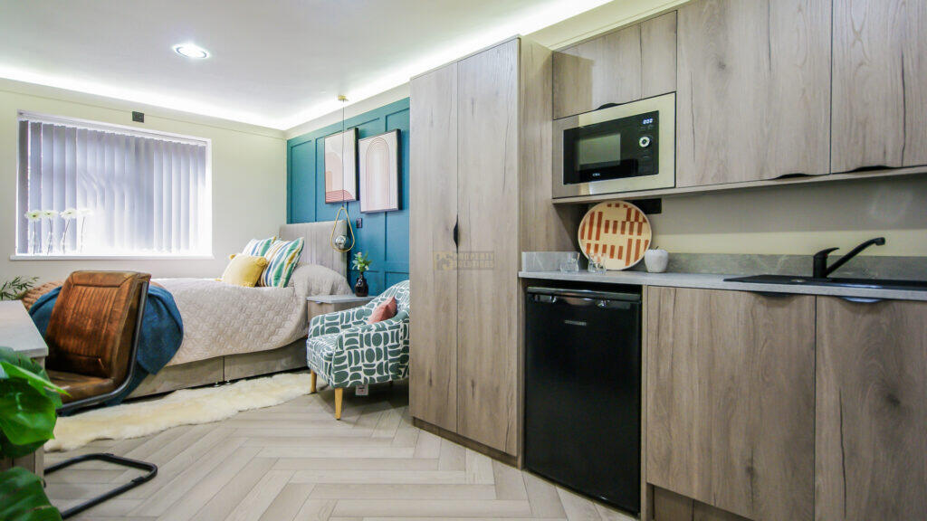 Additional image 6 of 258 Tiverton Road Flat 2