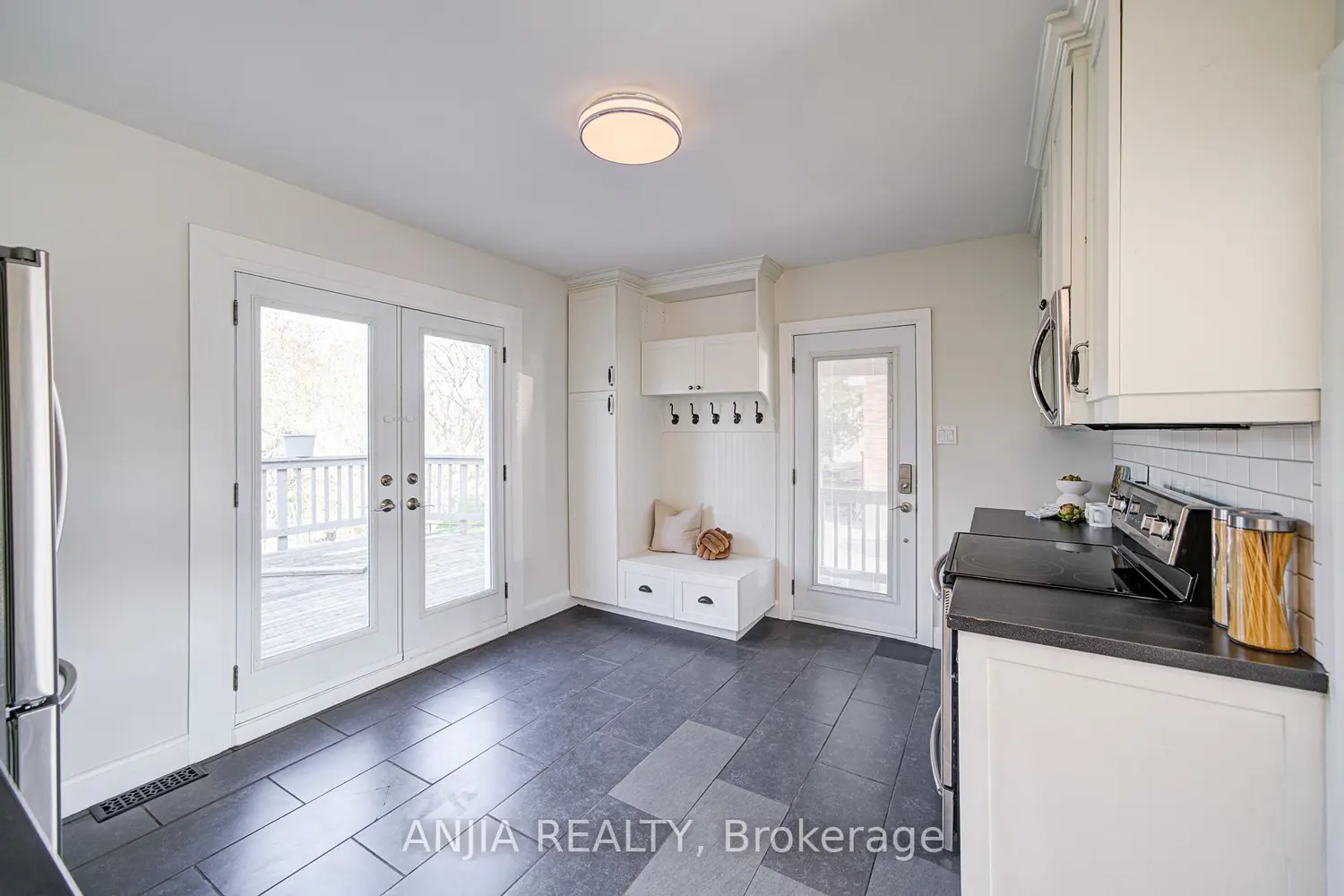 Additional image 5 of 1574 Hwy 2 Road