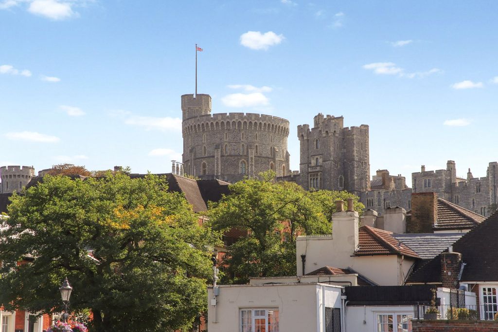 Additional image 10 of 3 bed flat to rentHigh Street, Eton, Windsor, Berkshire SL4