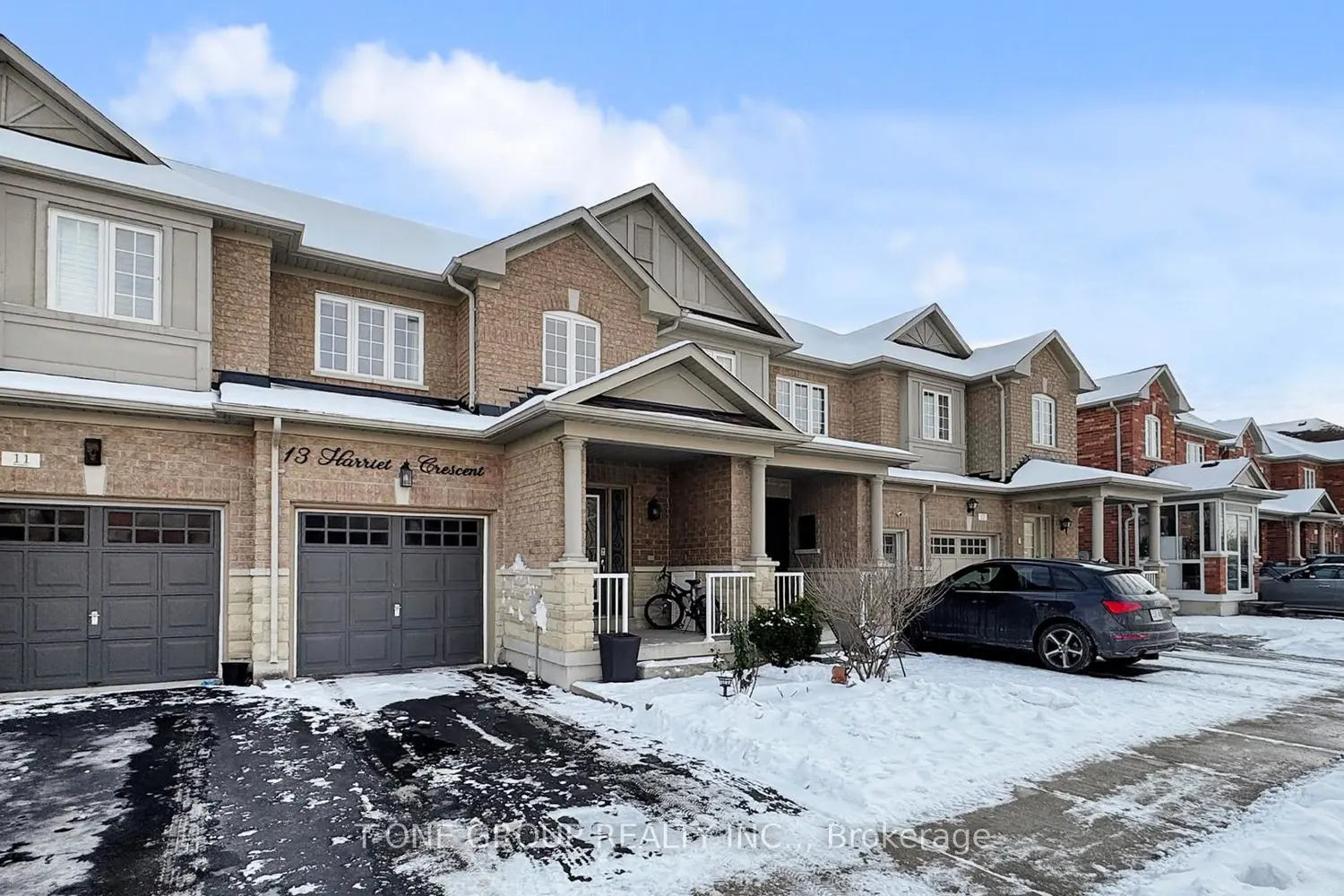13 Harriet Crescent photo 2