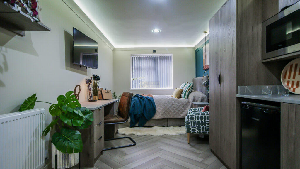 Additional image 7 of 258 Tiverton Road Flat 2