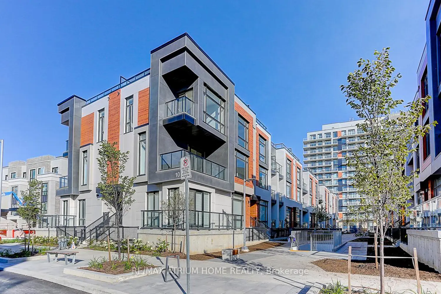 10 David Eyer Road 1240