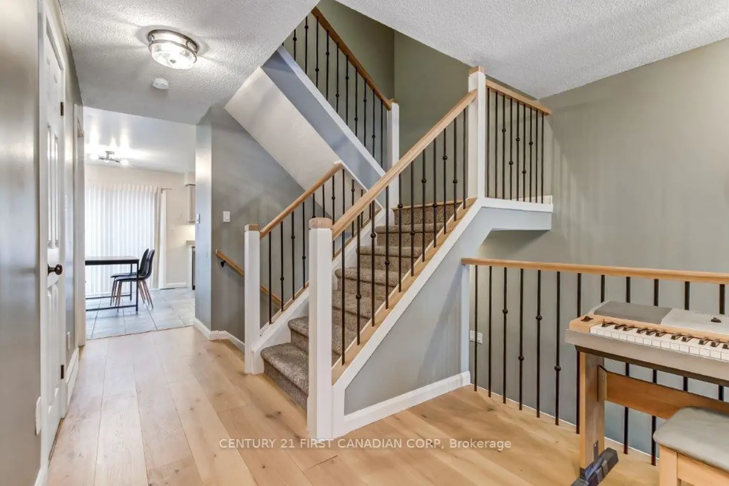 609 Colborne Street 2 photo 4
