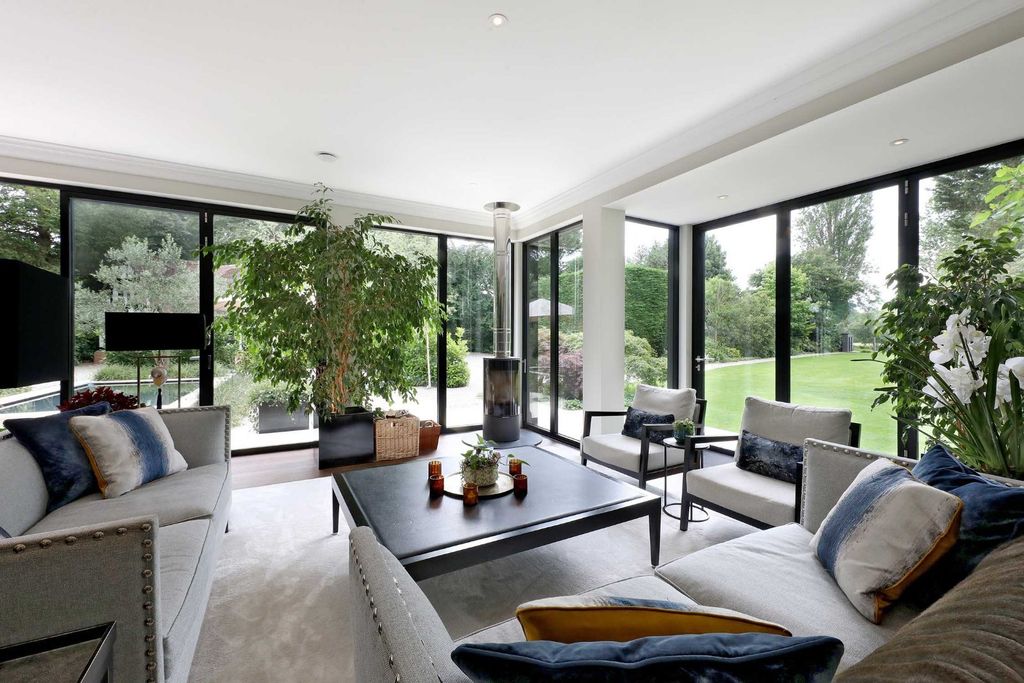 Additional image 4 of 7 bed country house to rentRiversdale, Bourne End, Buckinghamshire SL8