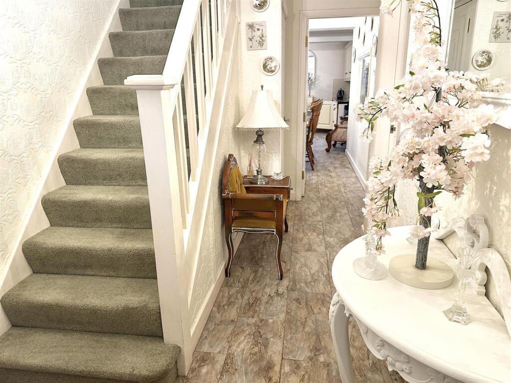 Additional image 18 of Seggs Lane, Alcester