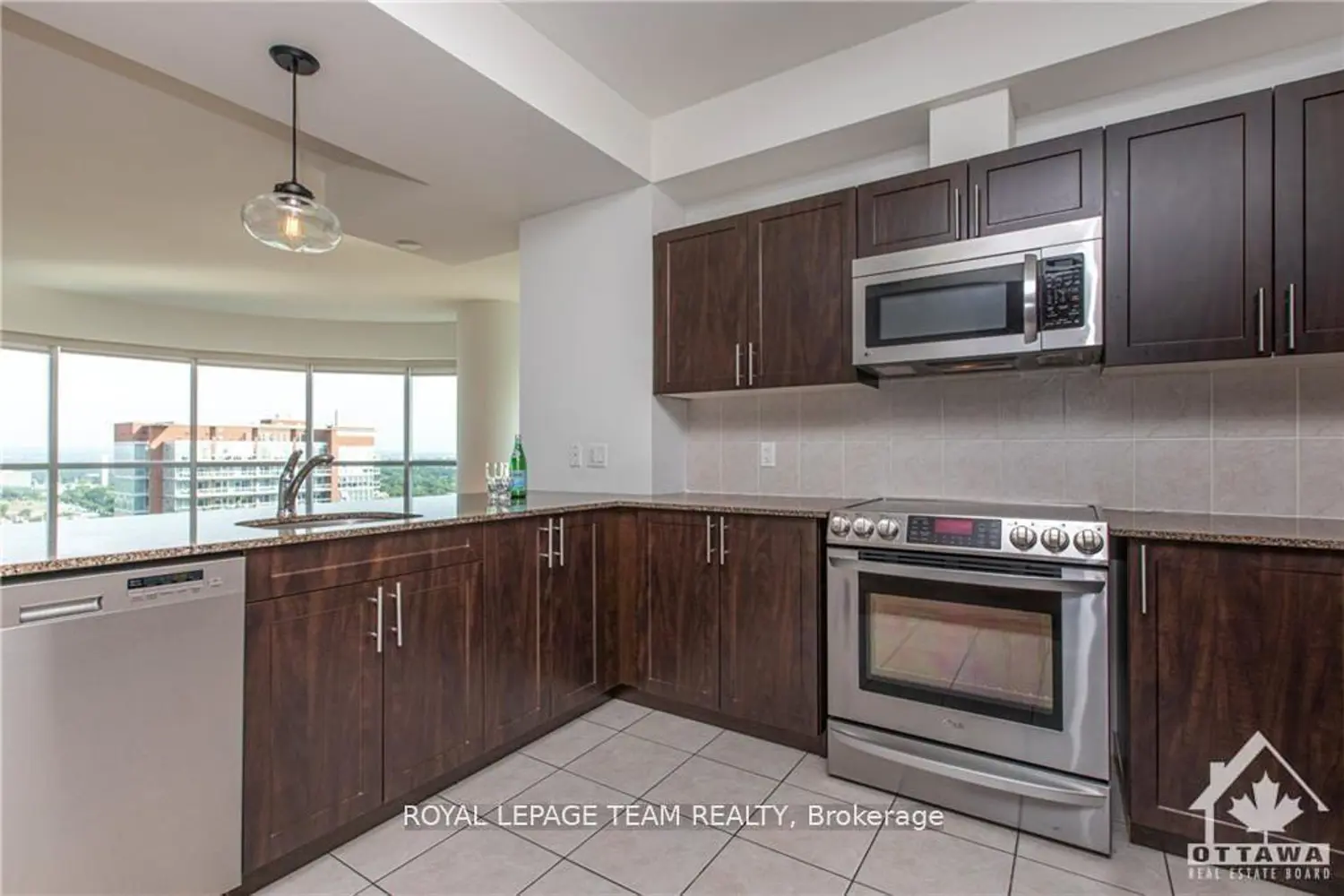 234 Rideau Street 2204 photo 3