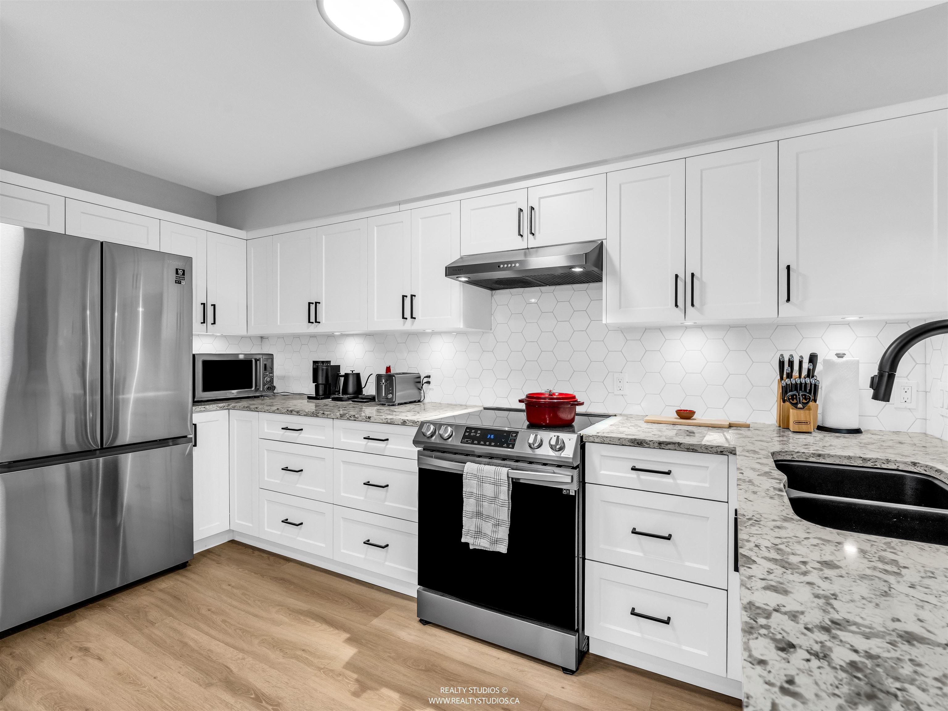 222-10866 City Park Way, Surrey, BC, V3T 5W9