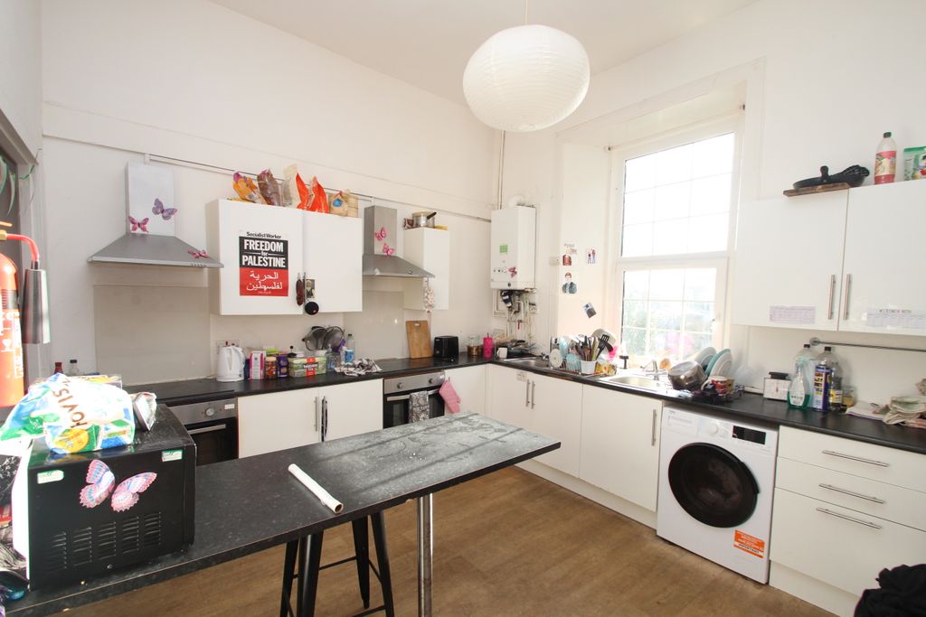 Additional image 2 of 7 bed flat to rentGreat Western Road, Glasgow G12