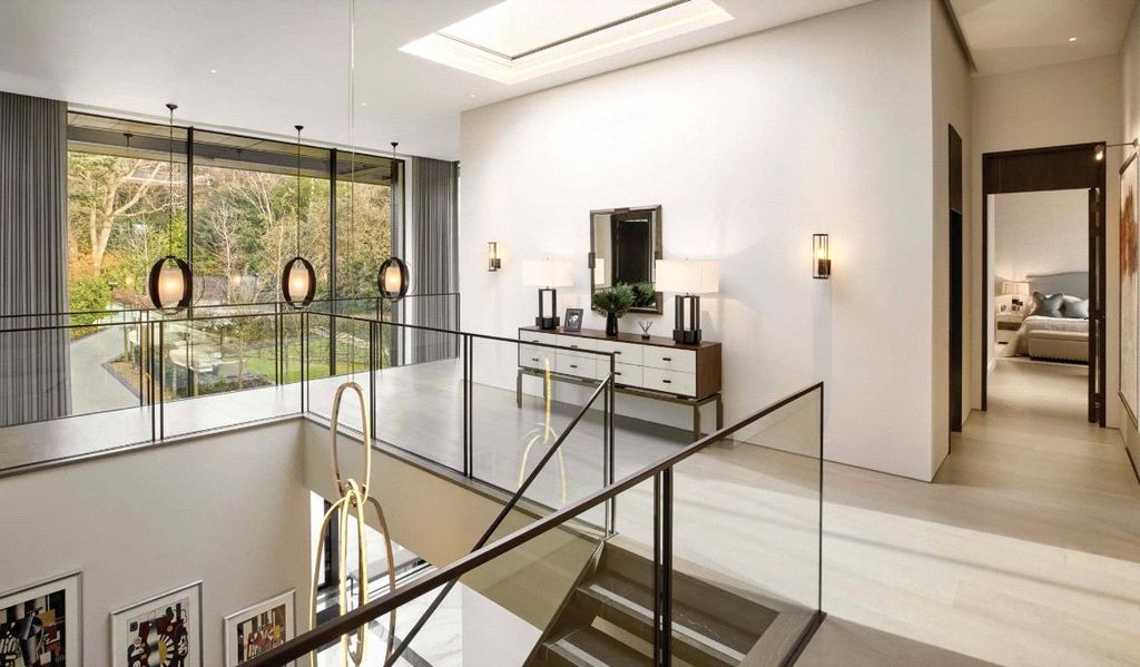 Additional image 8 of 6 bed detached house to rentWood Lane, St George's Hill, Weybridge, Surrey KT13