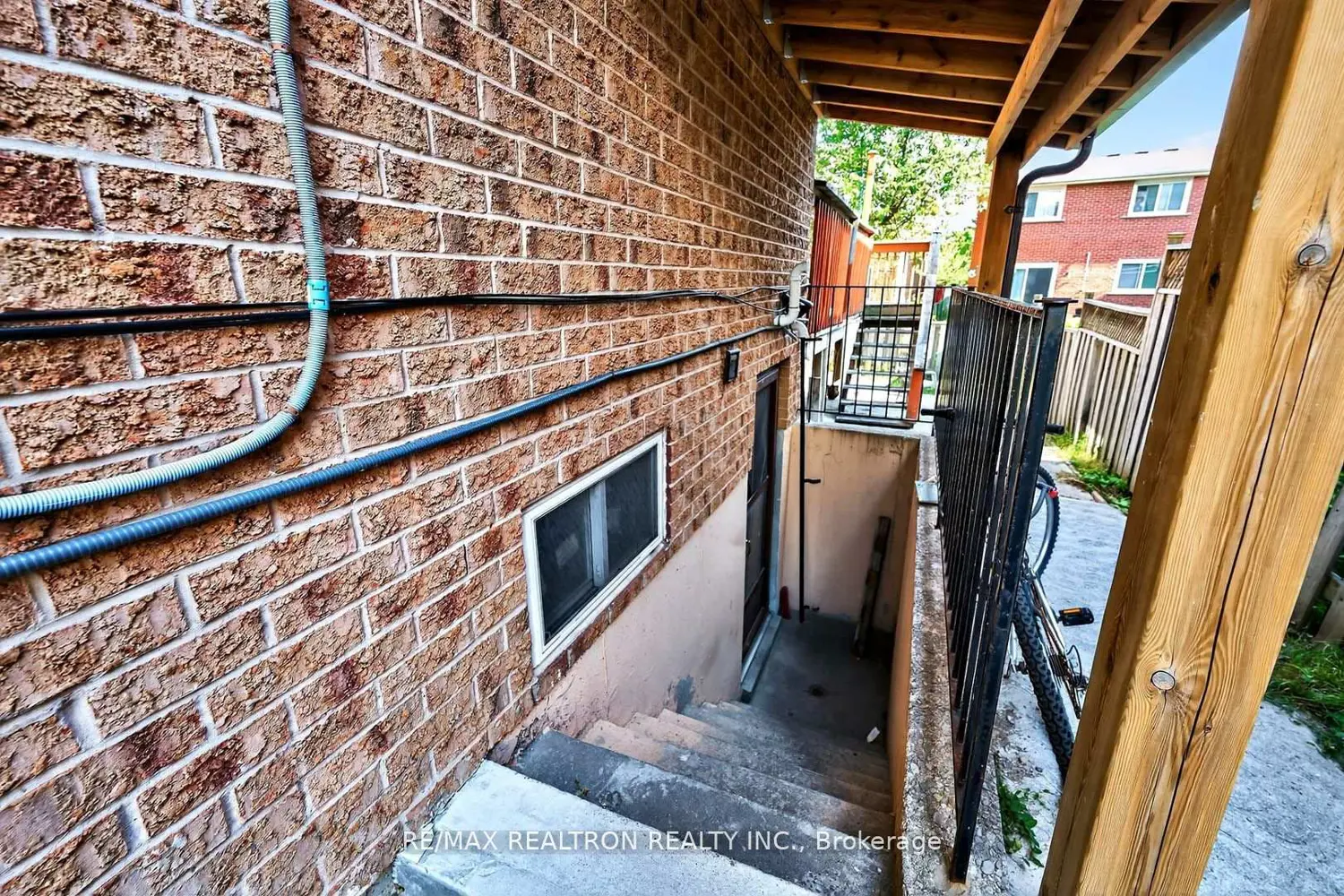 Additional image 15 of 17 Lenthall Avenue