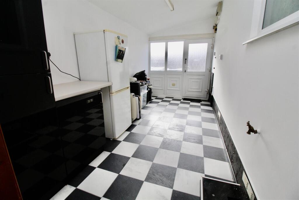 Additional image 18 of Heathland Avenue, Shard End, Birmingham