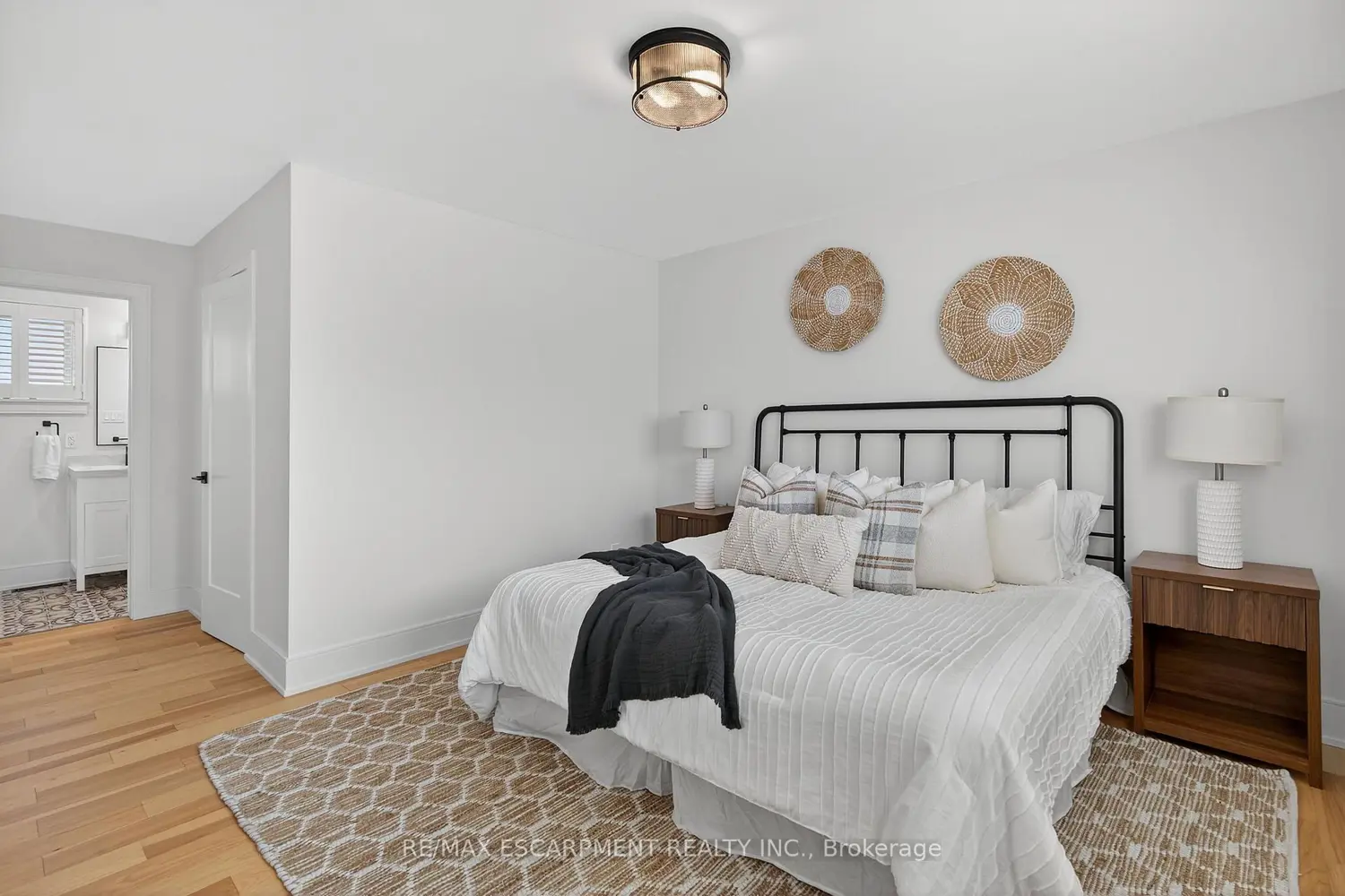 Additional image 8 of 2347 Tweedsmuir Court