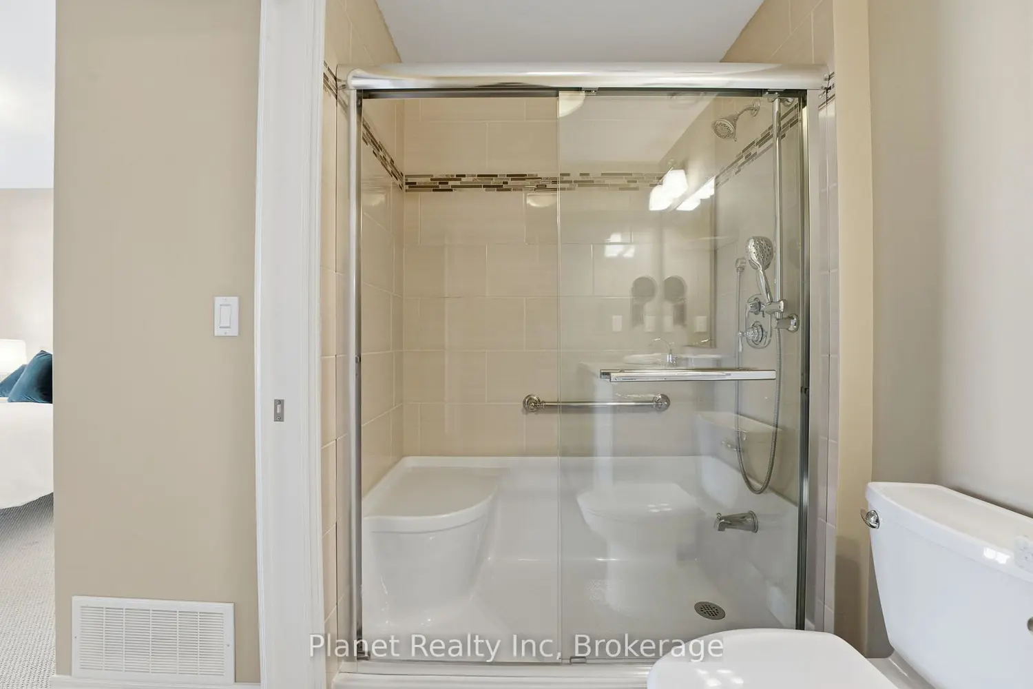 Additional image 10 of 65 Bayberry Drive C305