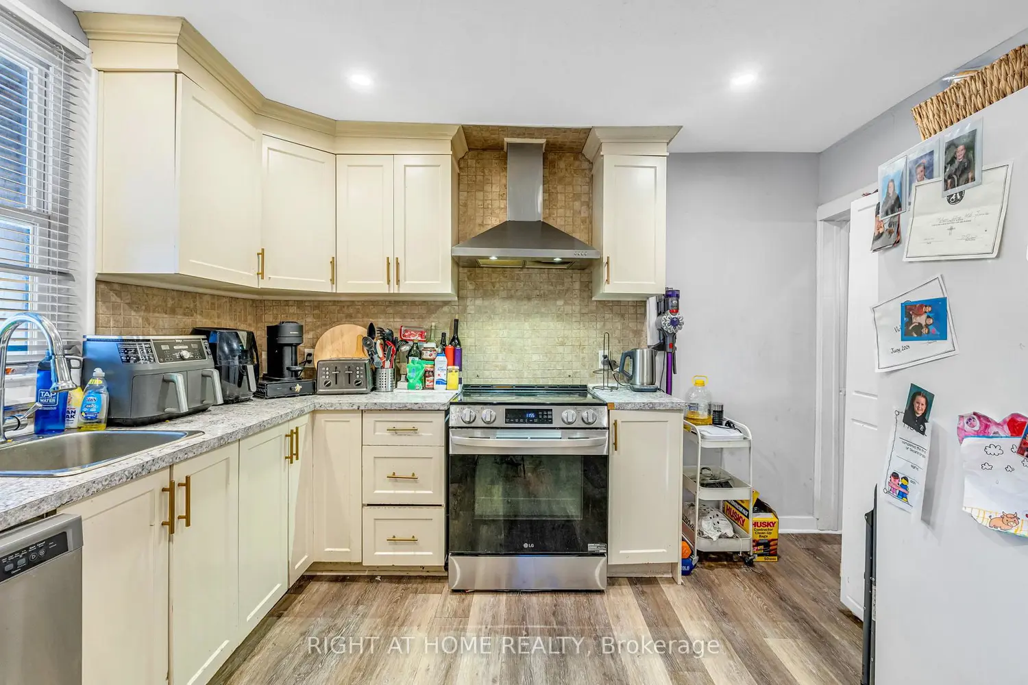 Additional image 3 of 207 Lottridge Street