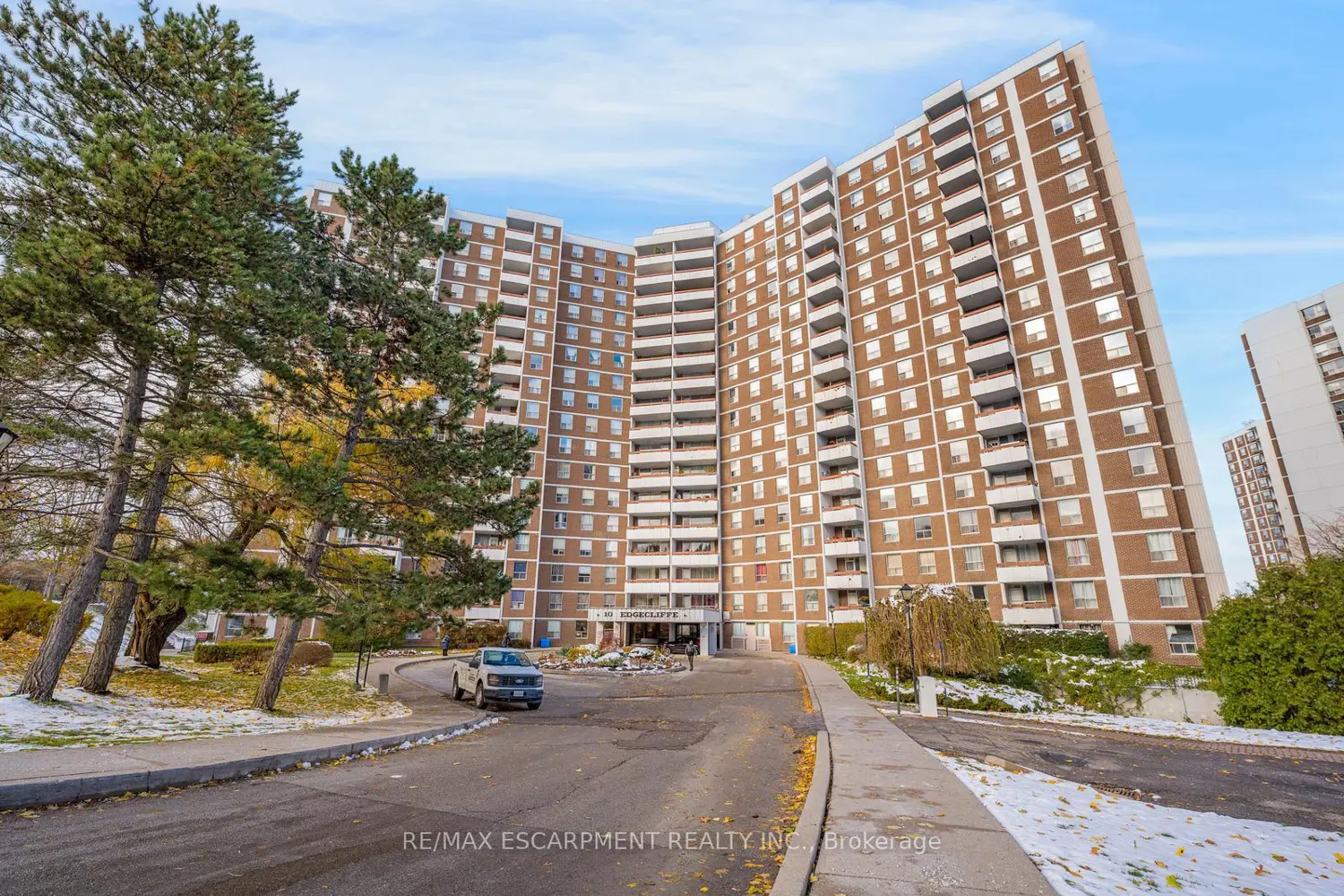 10 Edgecliff Golfway 206