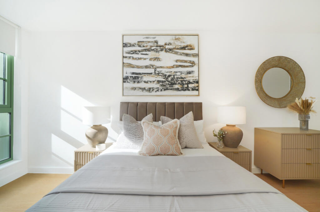 Additional image 7 of Guild Point