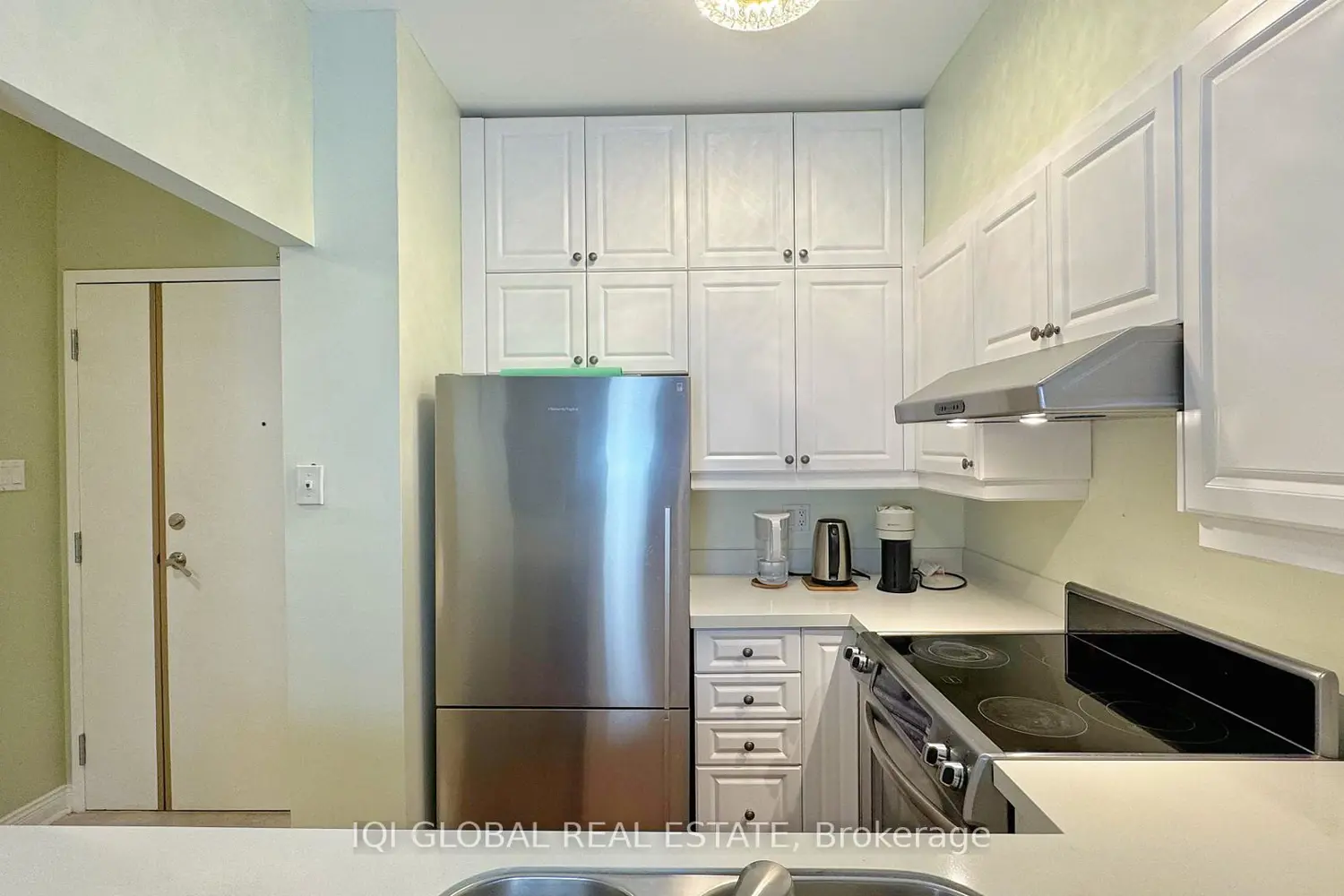 Additional image 3 of 2511 Lakeshore Road 109