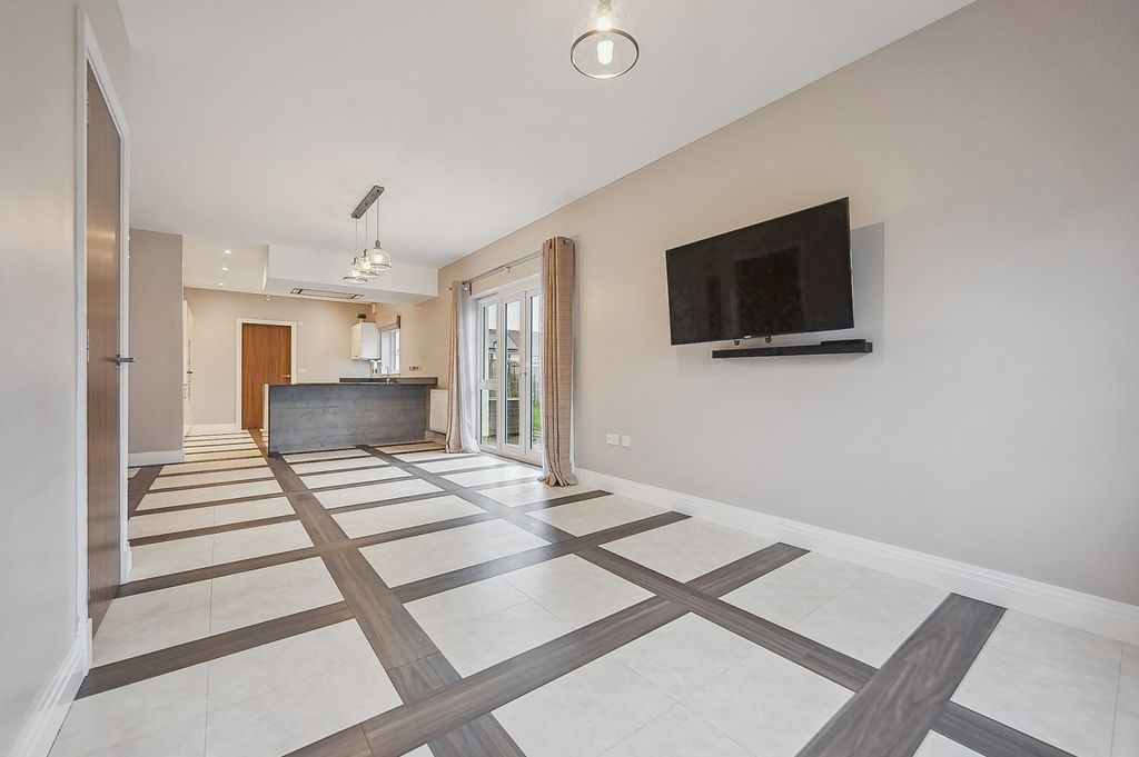 Additional image 12 of 5 bed detached house to rentDalgleish Drive, Bearsden, Glasgow G61